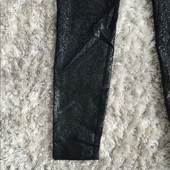 Beyond Yoga Black Sparkle Leggings - Picture 7 of 11